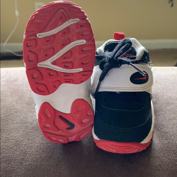 Unisex Toddler Nikes - Picture 3 of 3